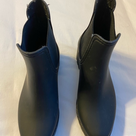 Jeffery Campbell Chelsea Waterproof Boot. Size 6 - Picture 2 of 2